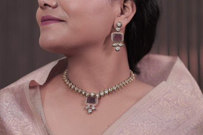 Traditional Kundan Necklace With Graved Stone