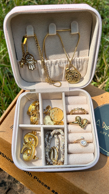 7 Stunning Jewellery Pieces With Free Mini Jewellery Organiser