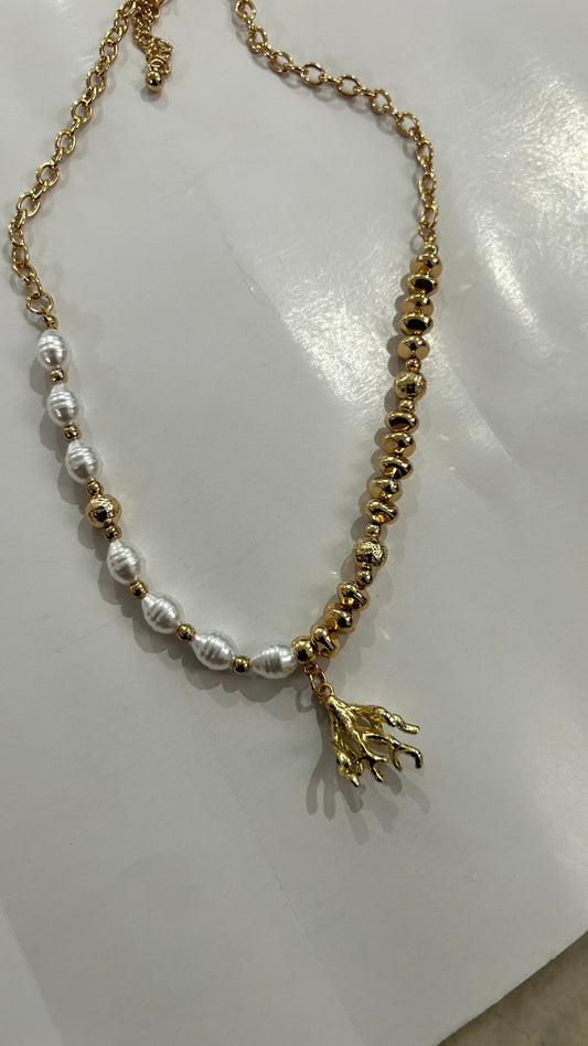 Pearl and Golden pearl Style Necklace