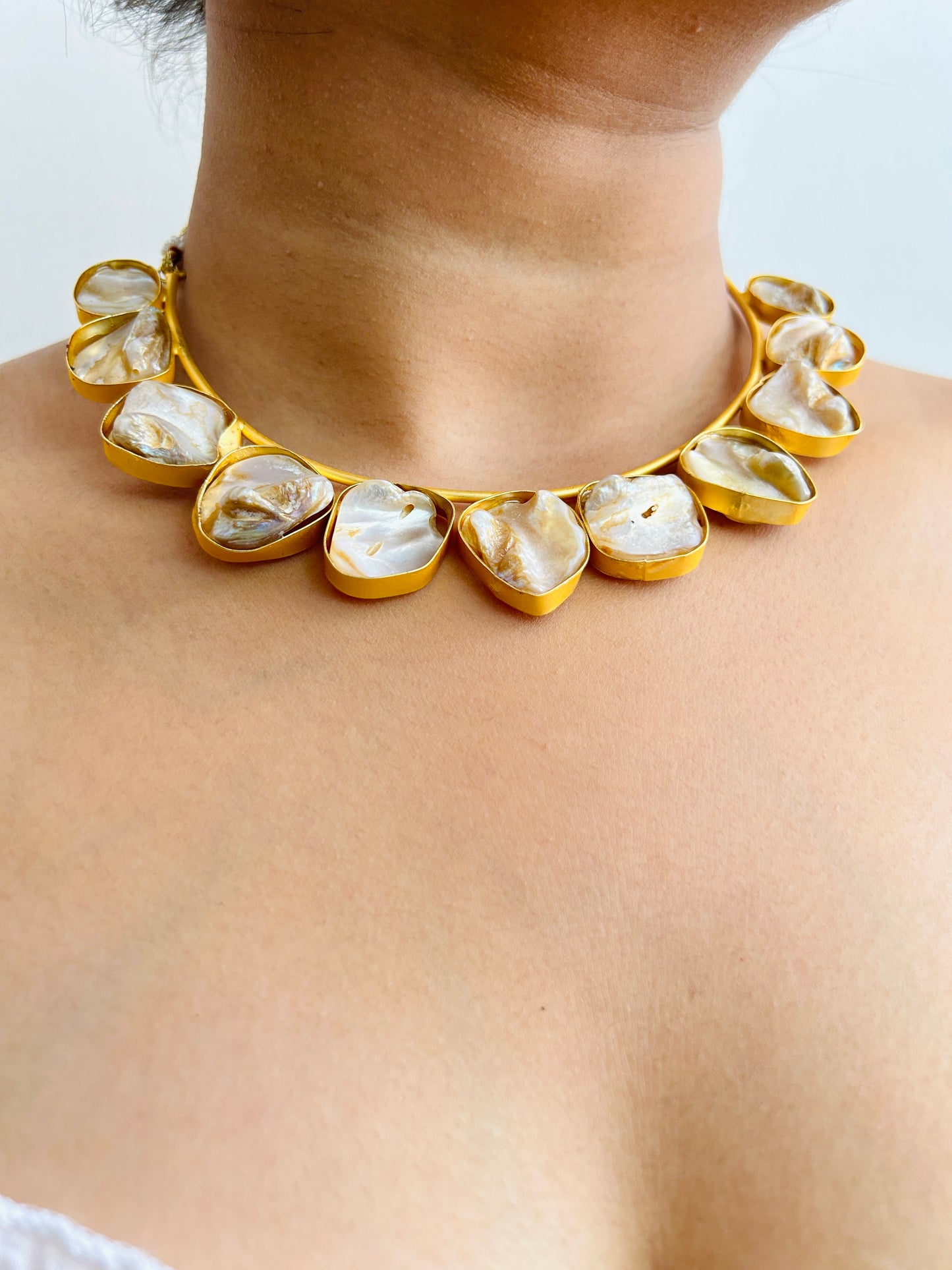 Hasli Style Mother of Pearl Necklace