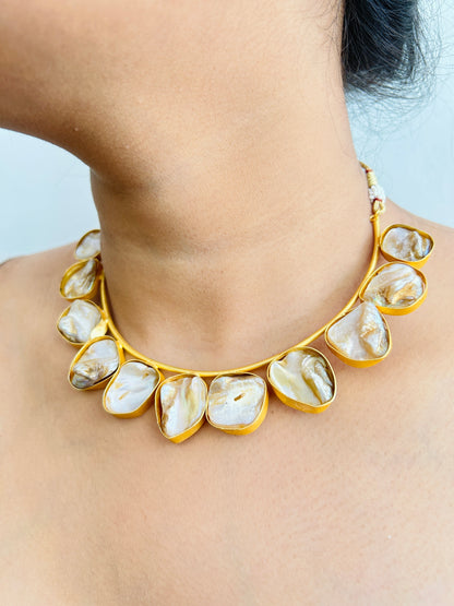 Hasli Style Mother of Pearl Necklace